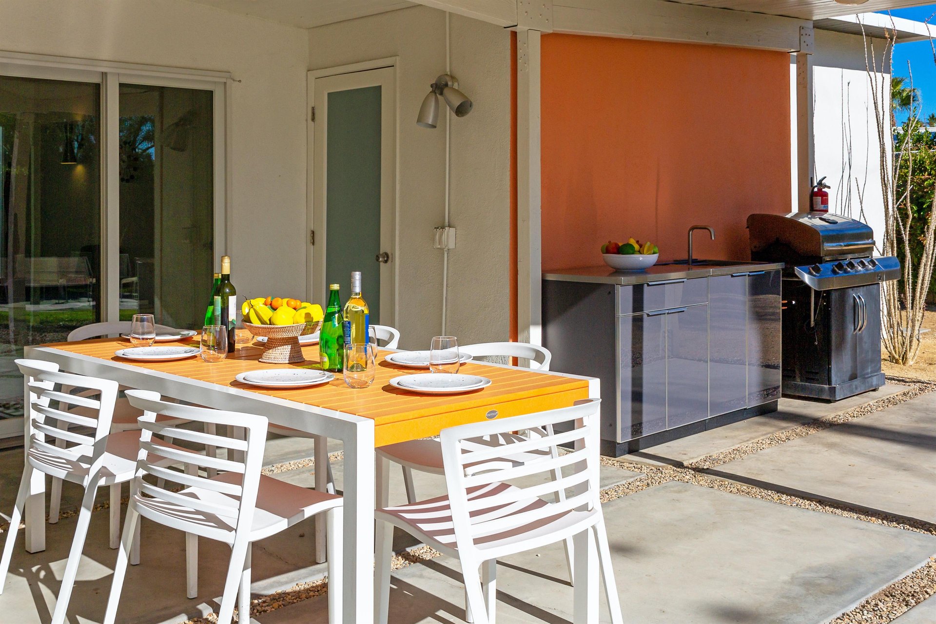 Eat alfresco