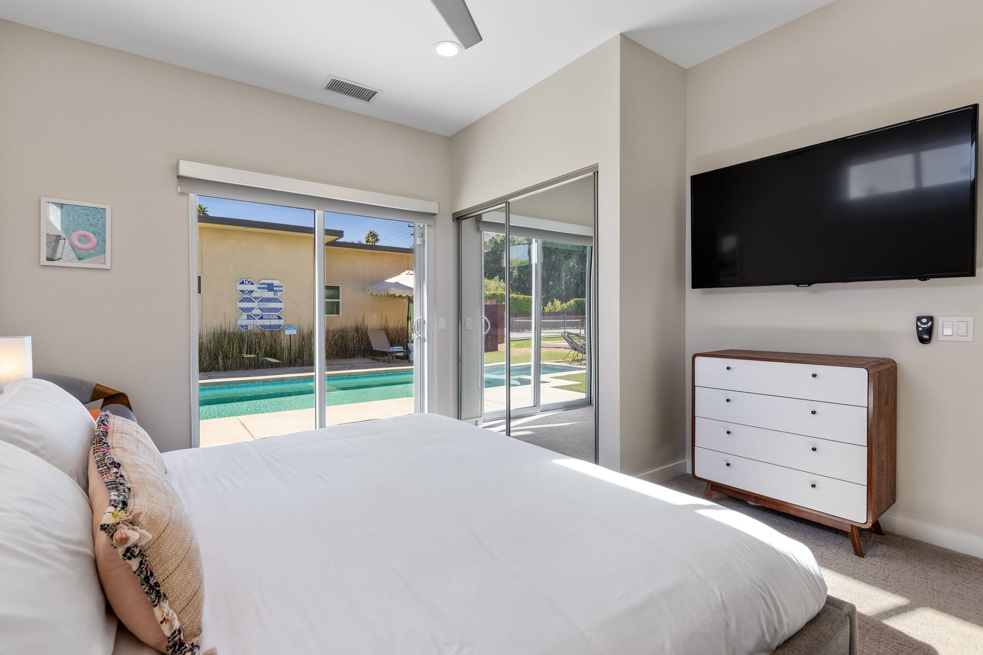 Guest bedroom