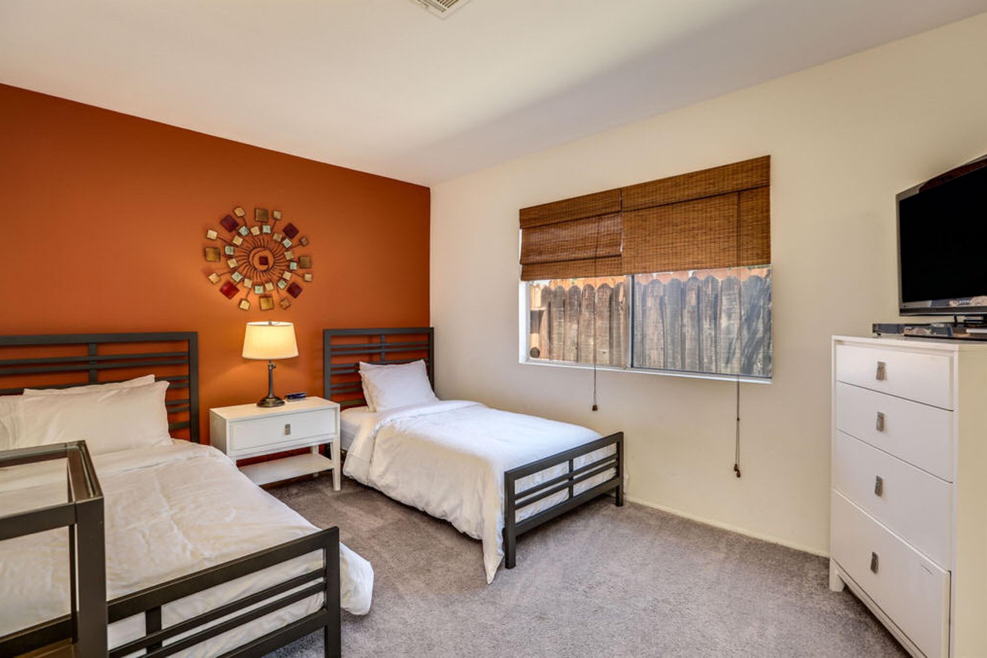 597693