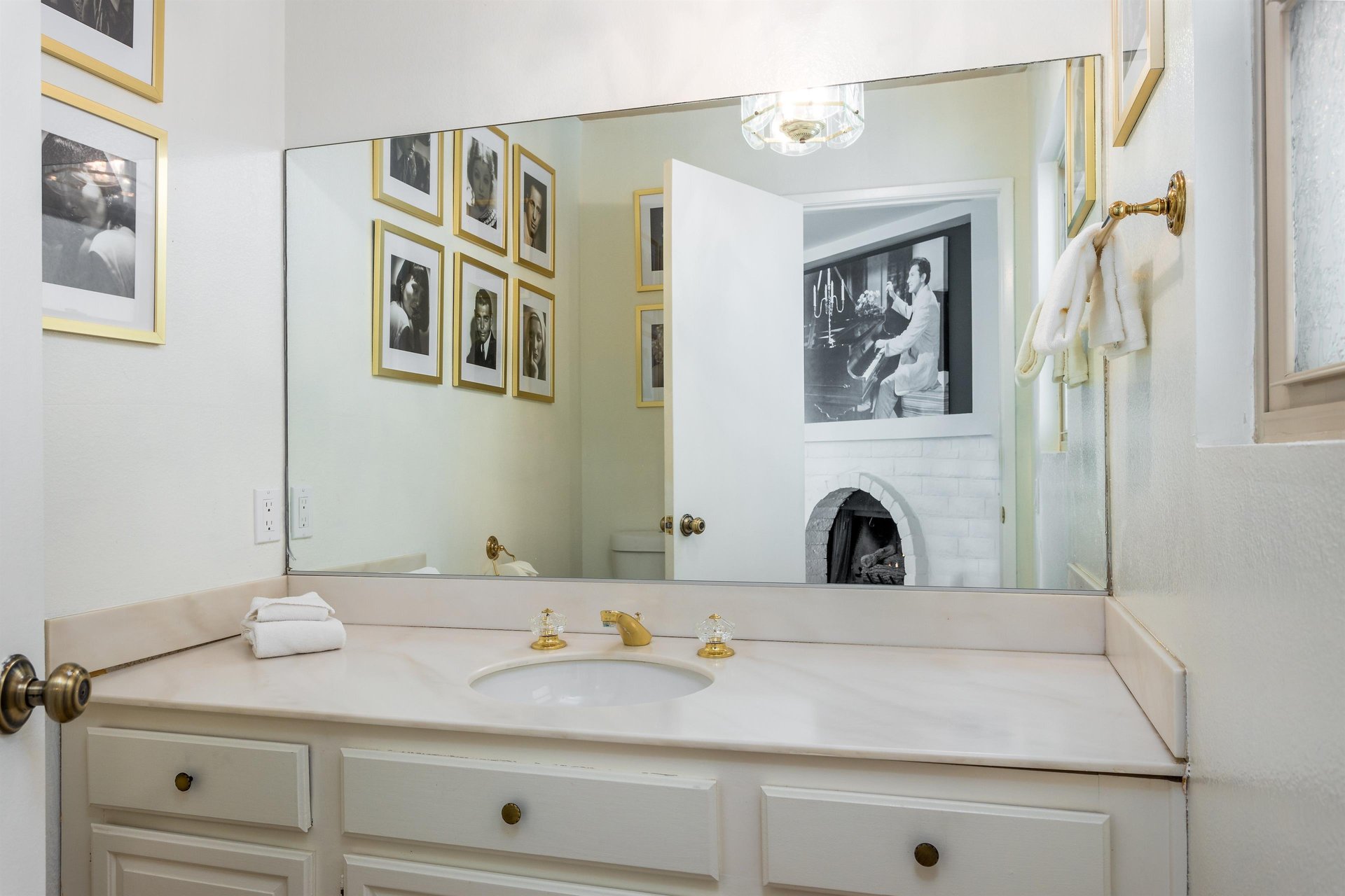 Luxurious bathroom fixtures