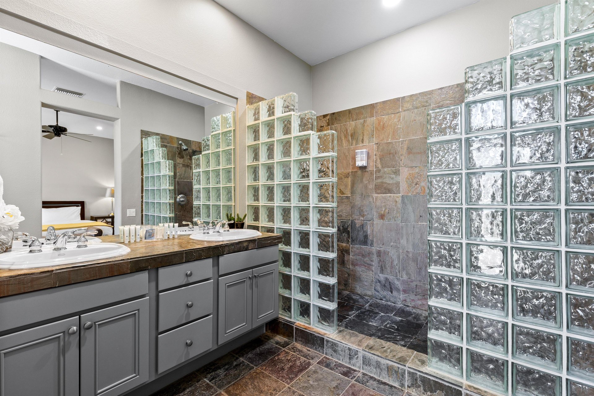 Guest shower