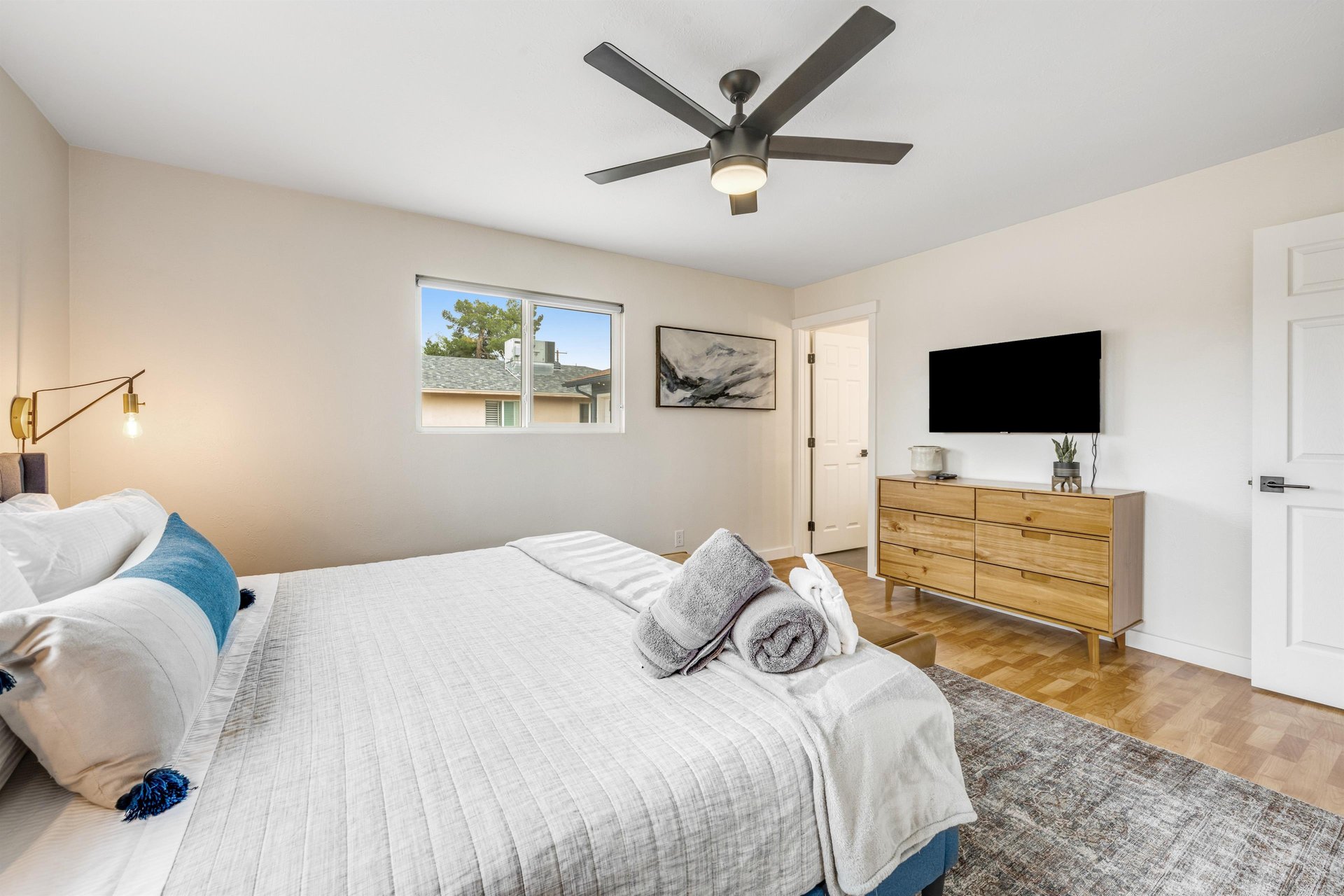 600869