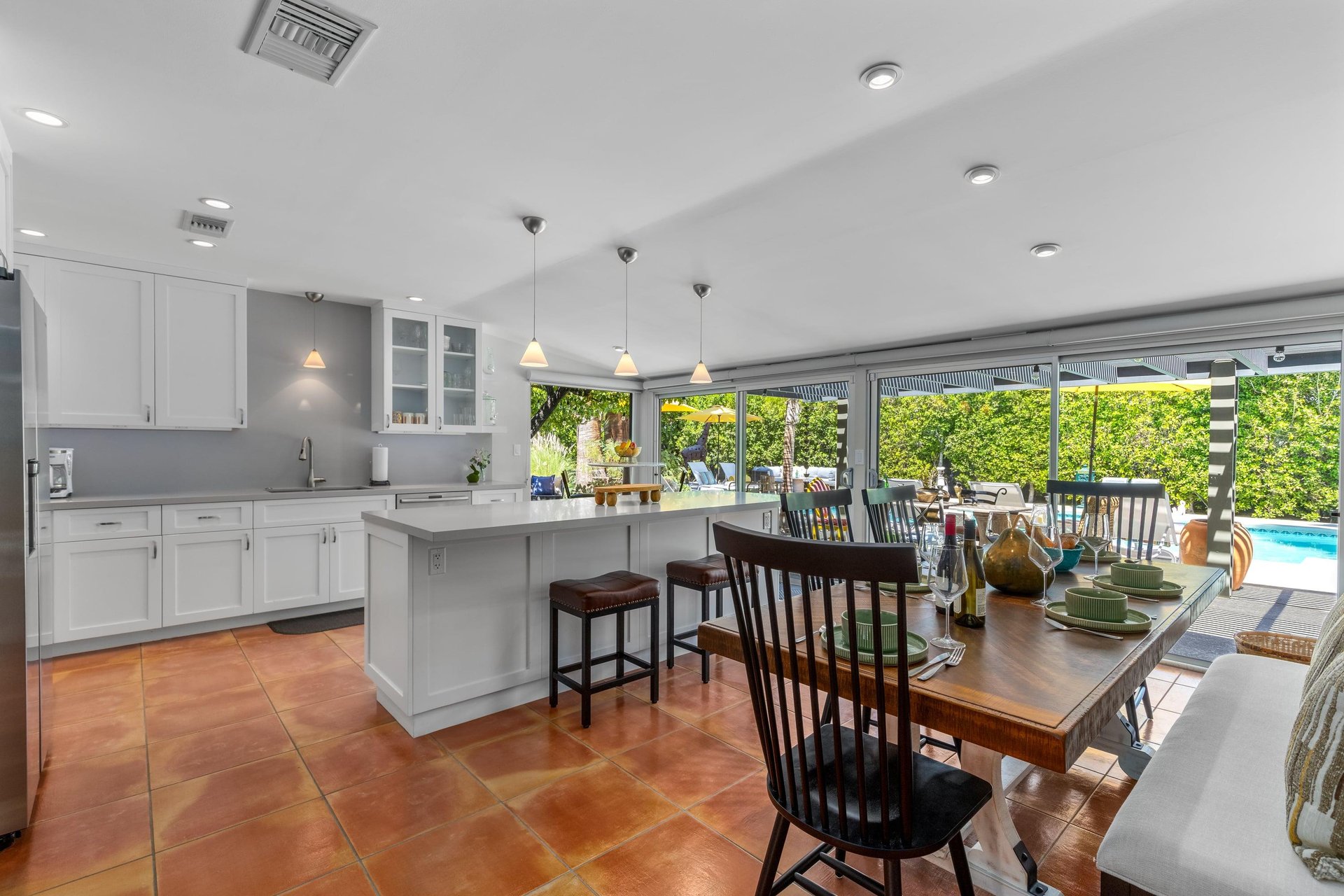 Dining area next to the kitchen.
