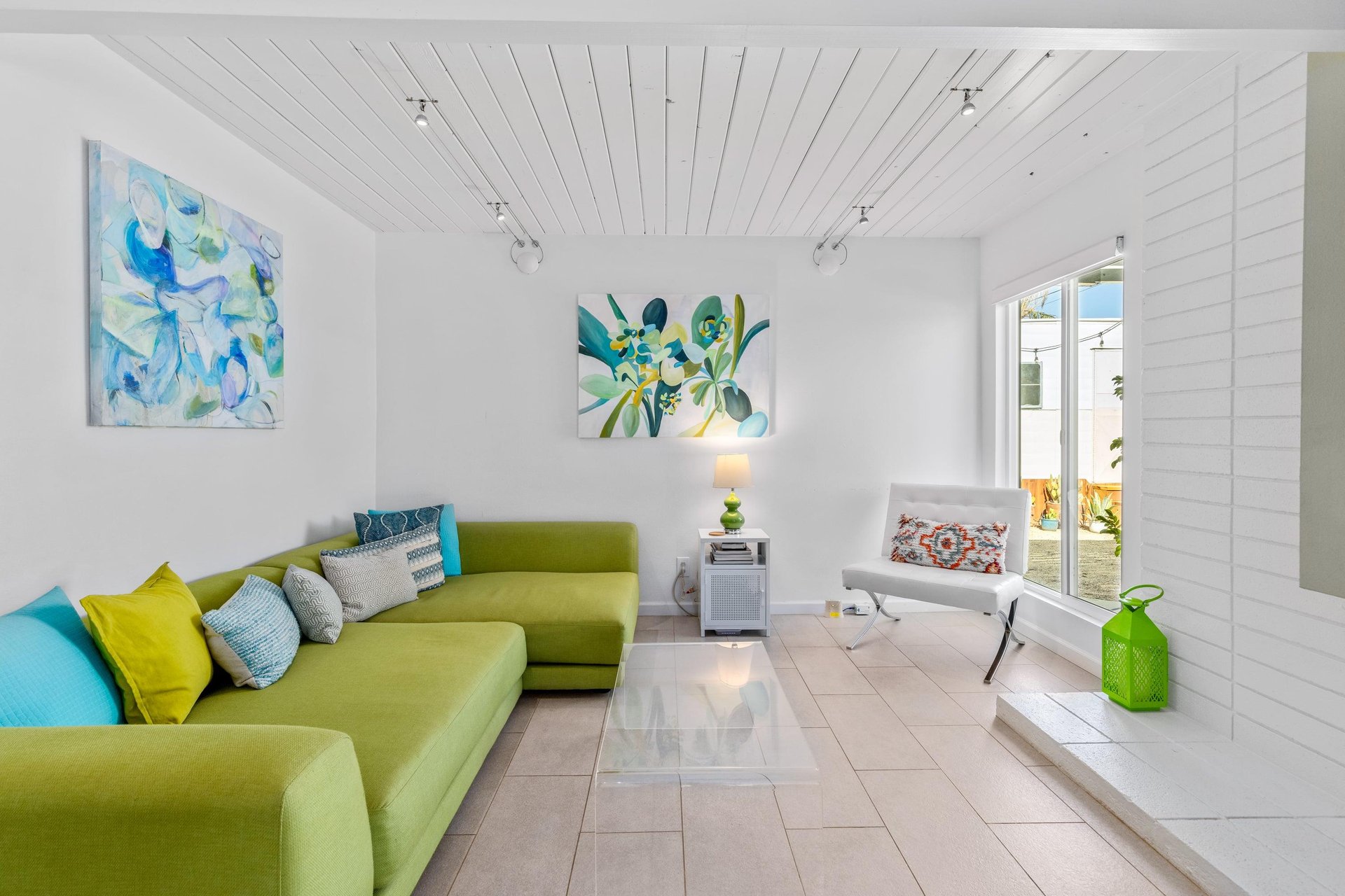 Splashes of lime bring all the Palm Springs feels