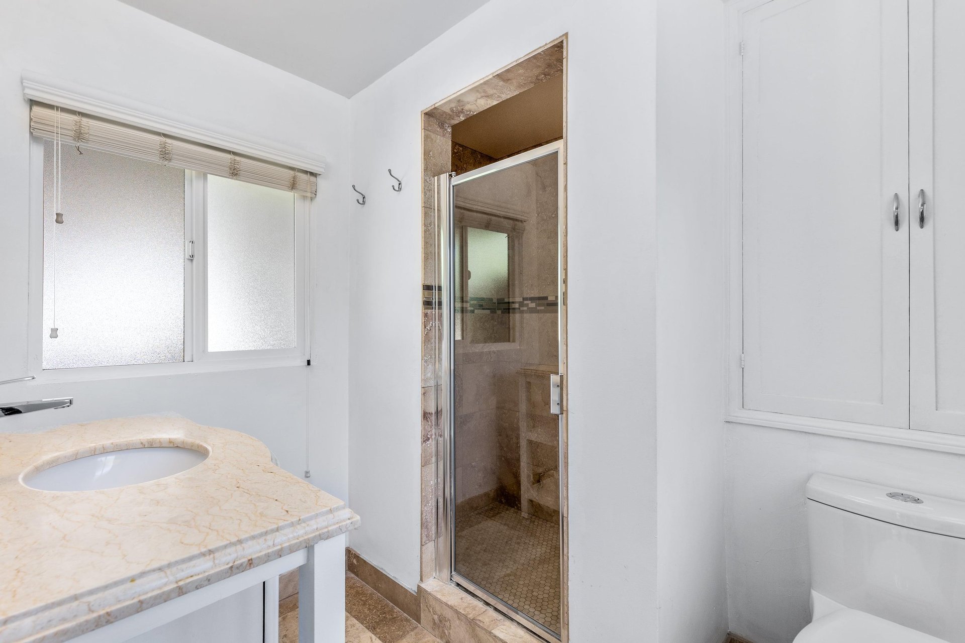 Guest shower