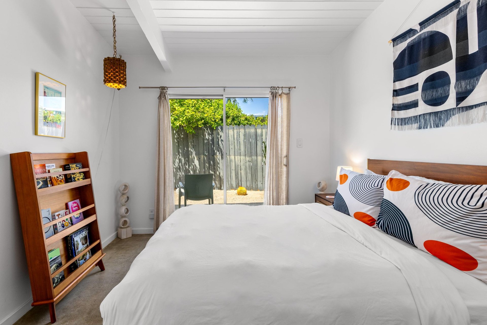 Guest bedroom