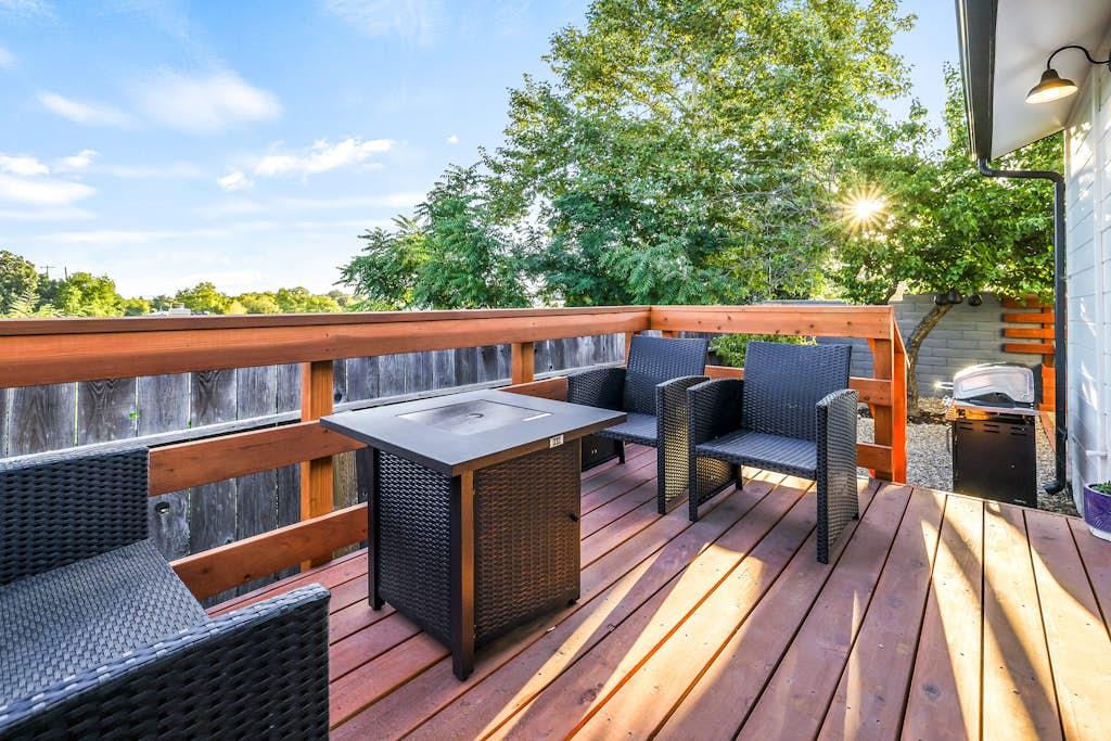 606261