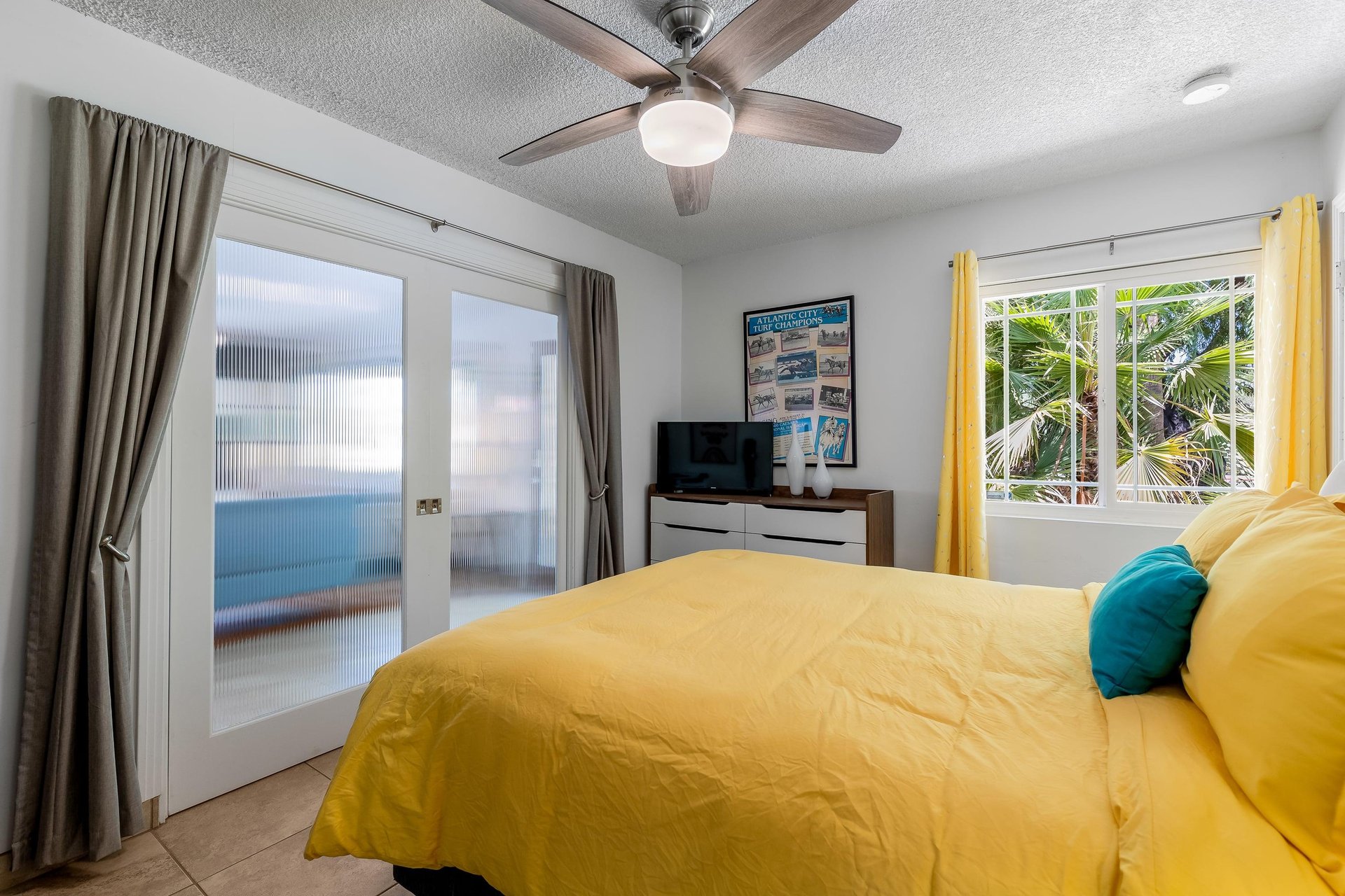Guest bedroom