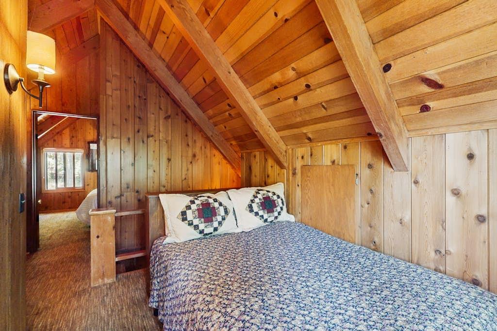 608696
