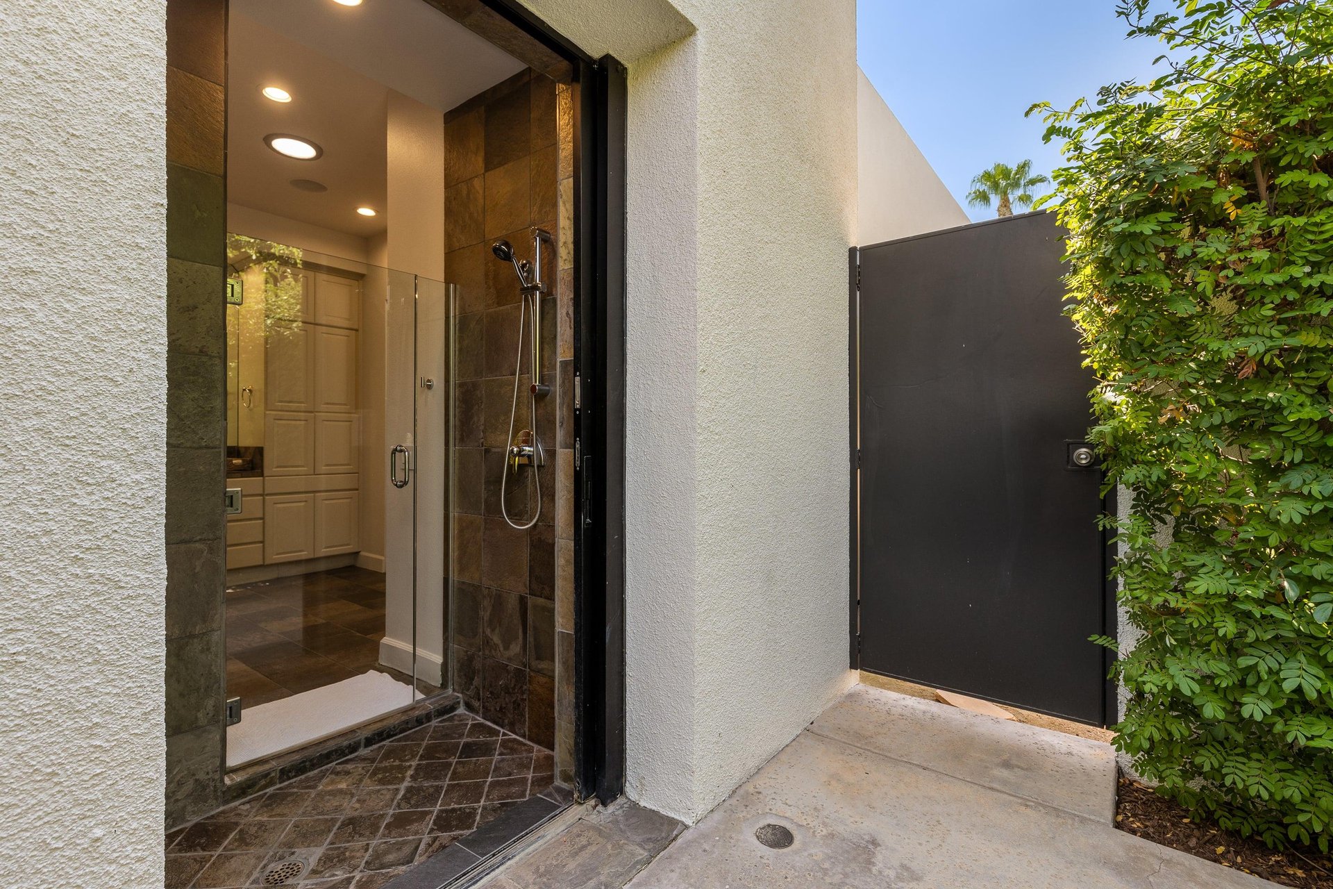 Guest shower