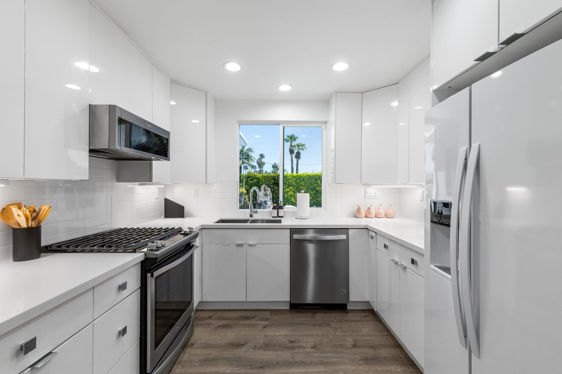 Modern design kitchen with all of the bells and whistles