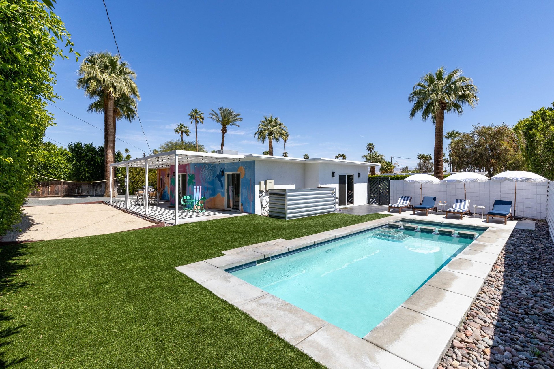 Gorgeous pool yard