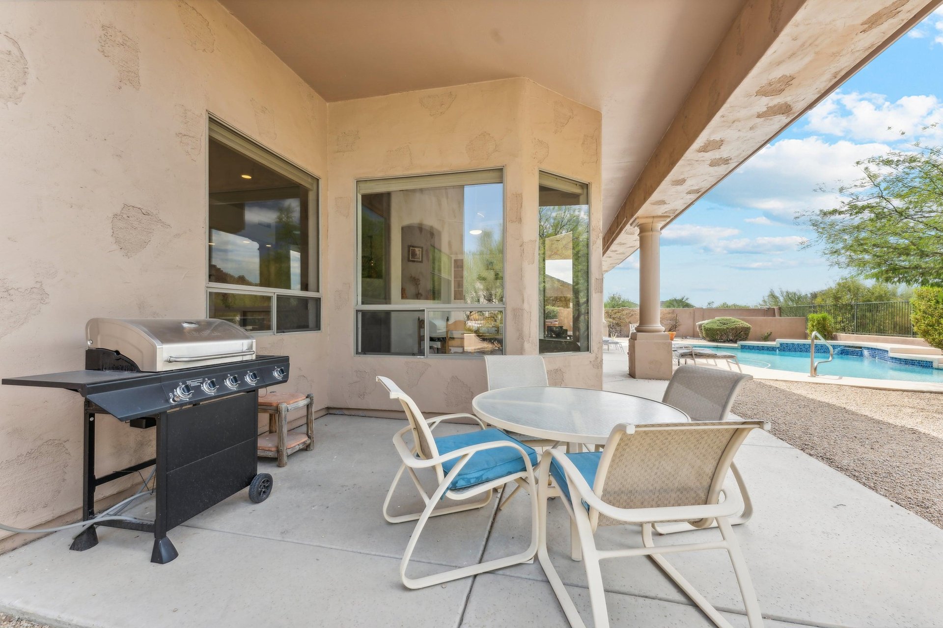Outdoor Living  BBQ