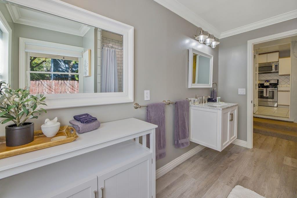 611353