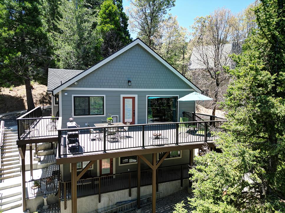 A beautiful 3 bedroom, 2 bathroom lake retreat located in Crestline, CA.