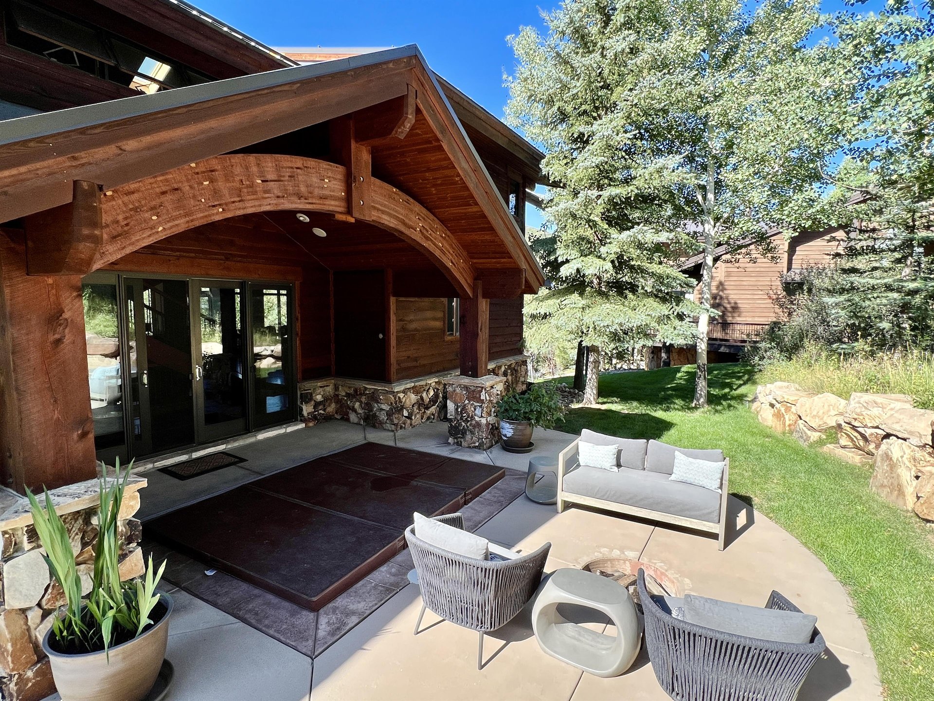 Stunning private vacation home in lower Deer Valley with private hot tub and many amenities.