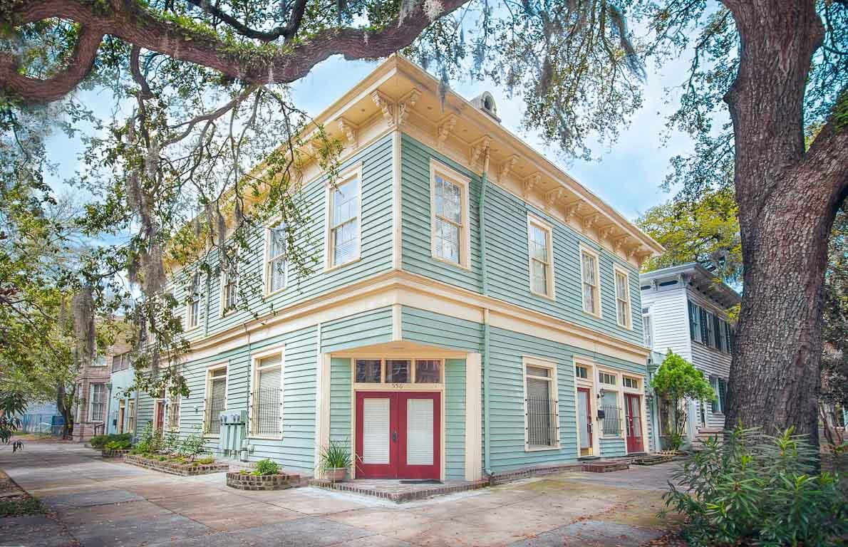 Welcome to Corner Door Townhome 4 Bedroom