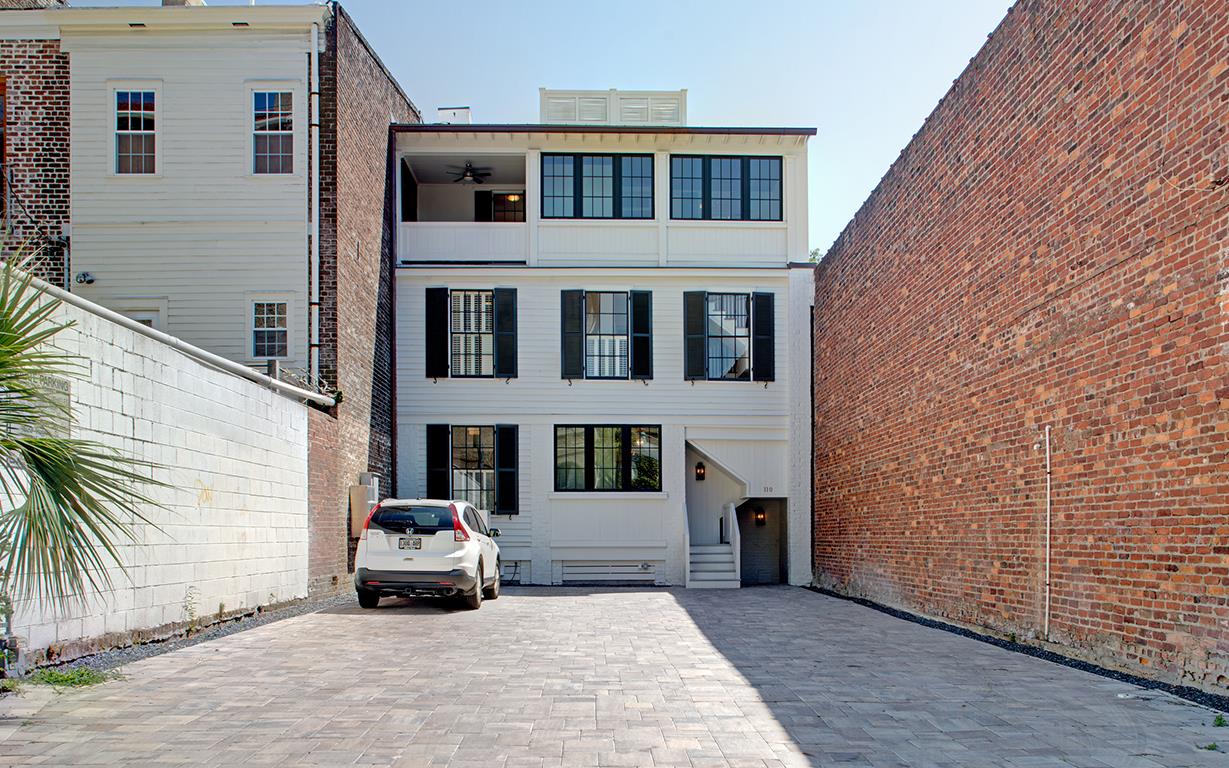 Enjoy the convenience of having 7 private parking spaces. Guests will have to park tandem to fit 7 vehicles.