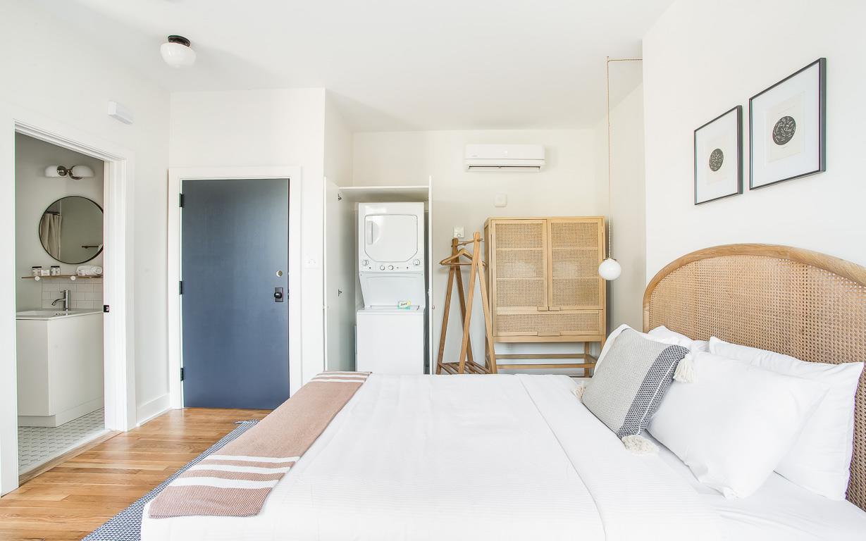 Never feel cramped with plenty of floor place and tall ceilings.