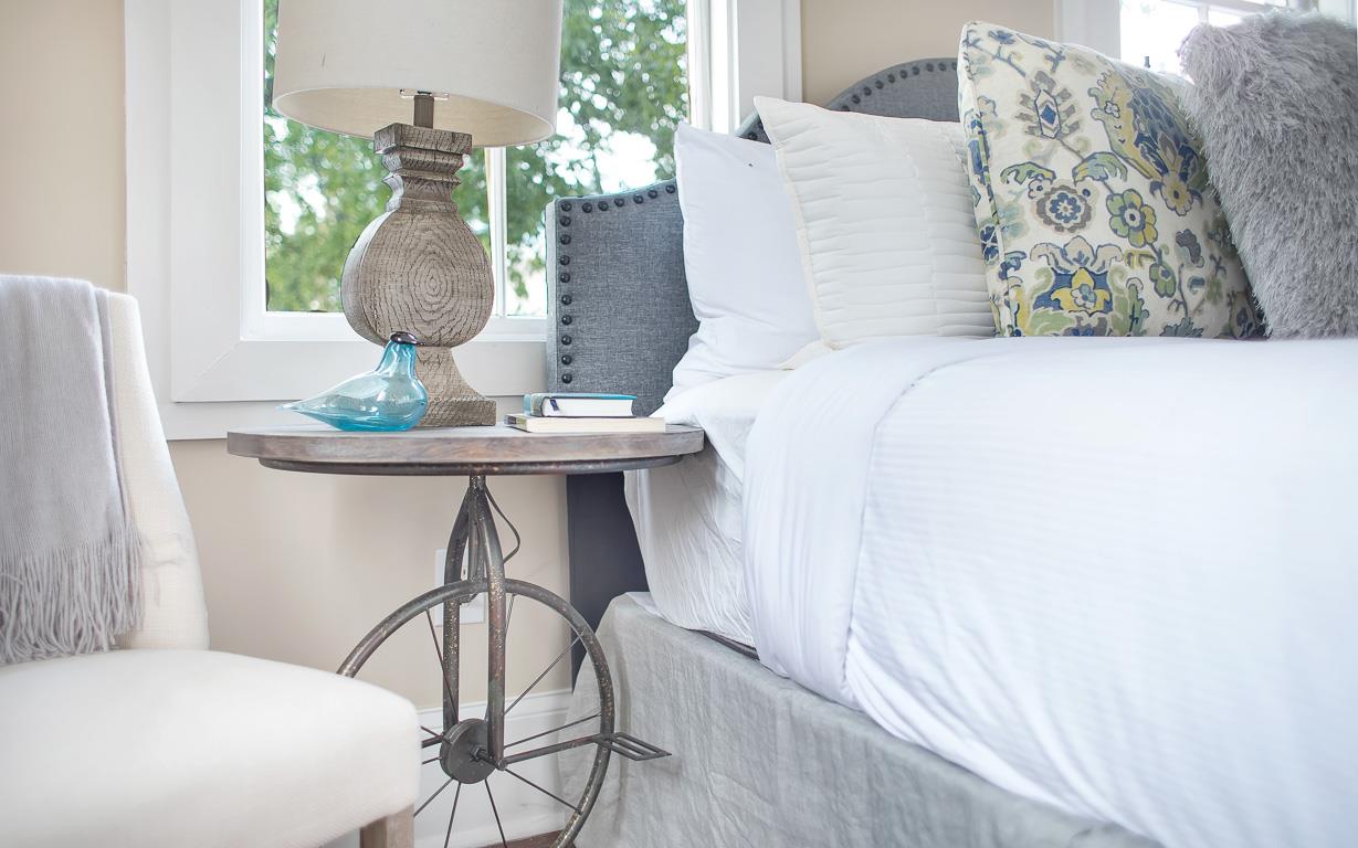 The bed linens are professionally pressed between each visit.