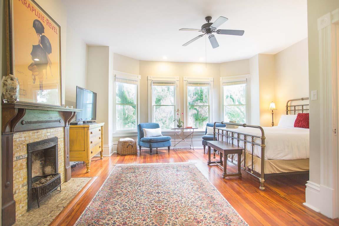 The large bay windows provide ample daylight.