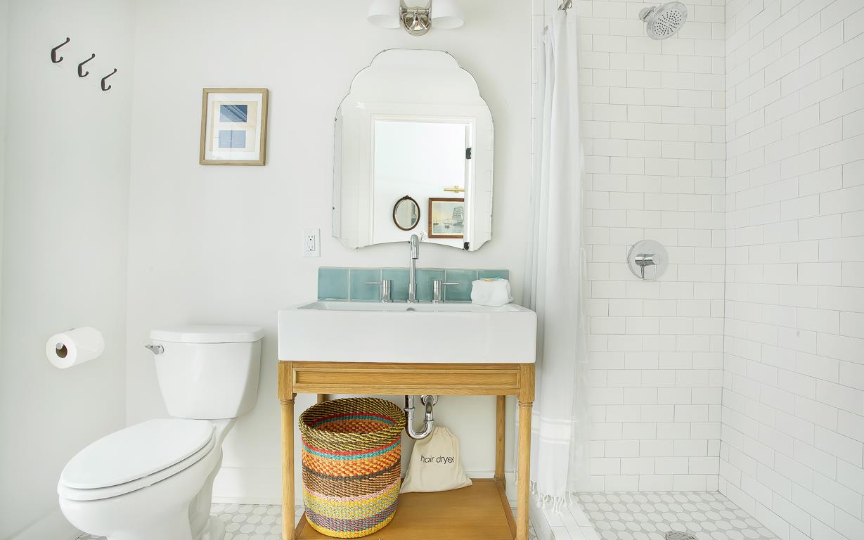 View of the first full bath.