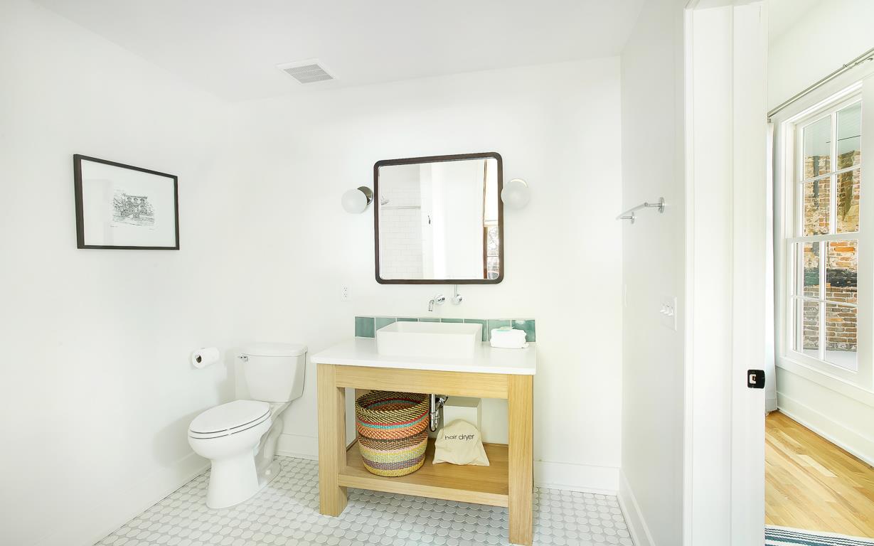 The full bath attached to the second bedroom.