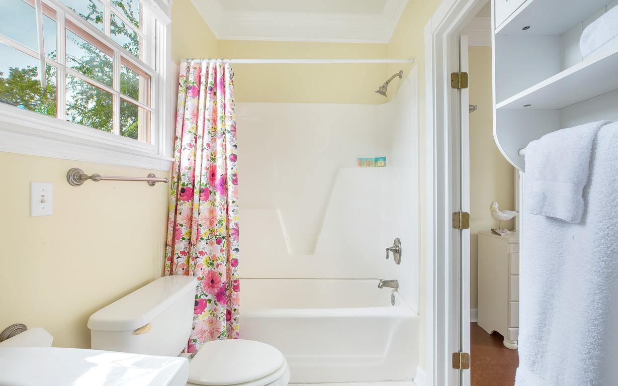 View of the full bath.