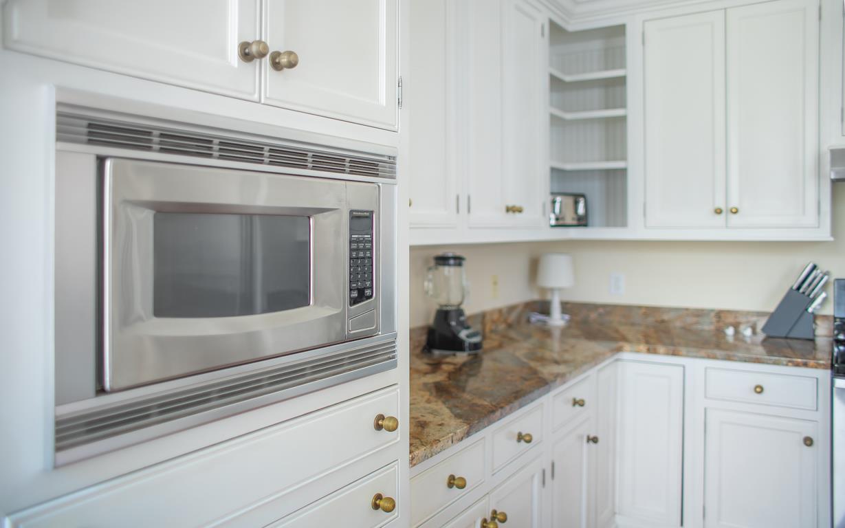 Heat up latenight leftovers.