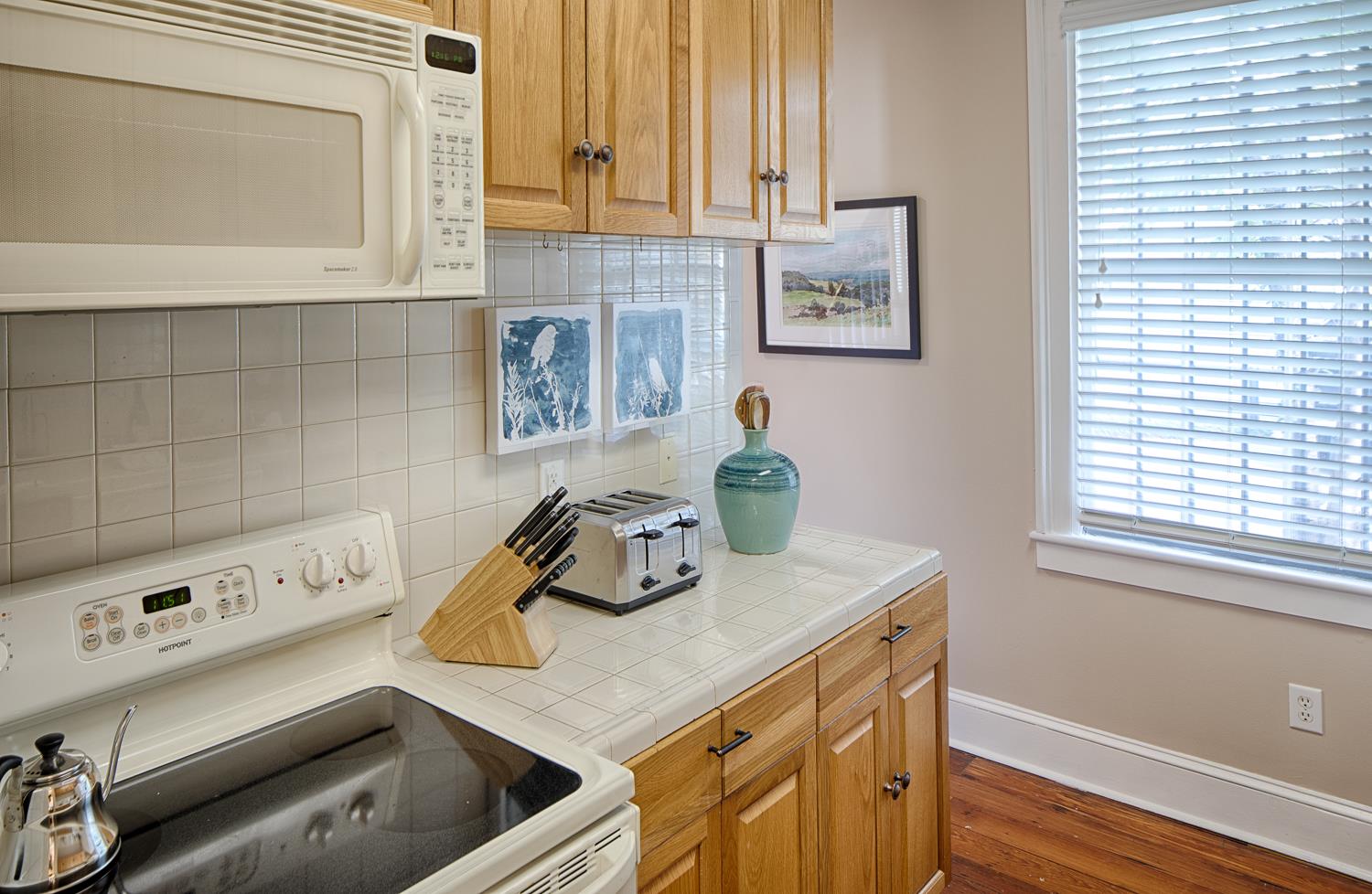 Everything you need to cook a meal or simply warm up leftovers