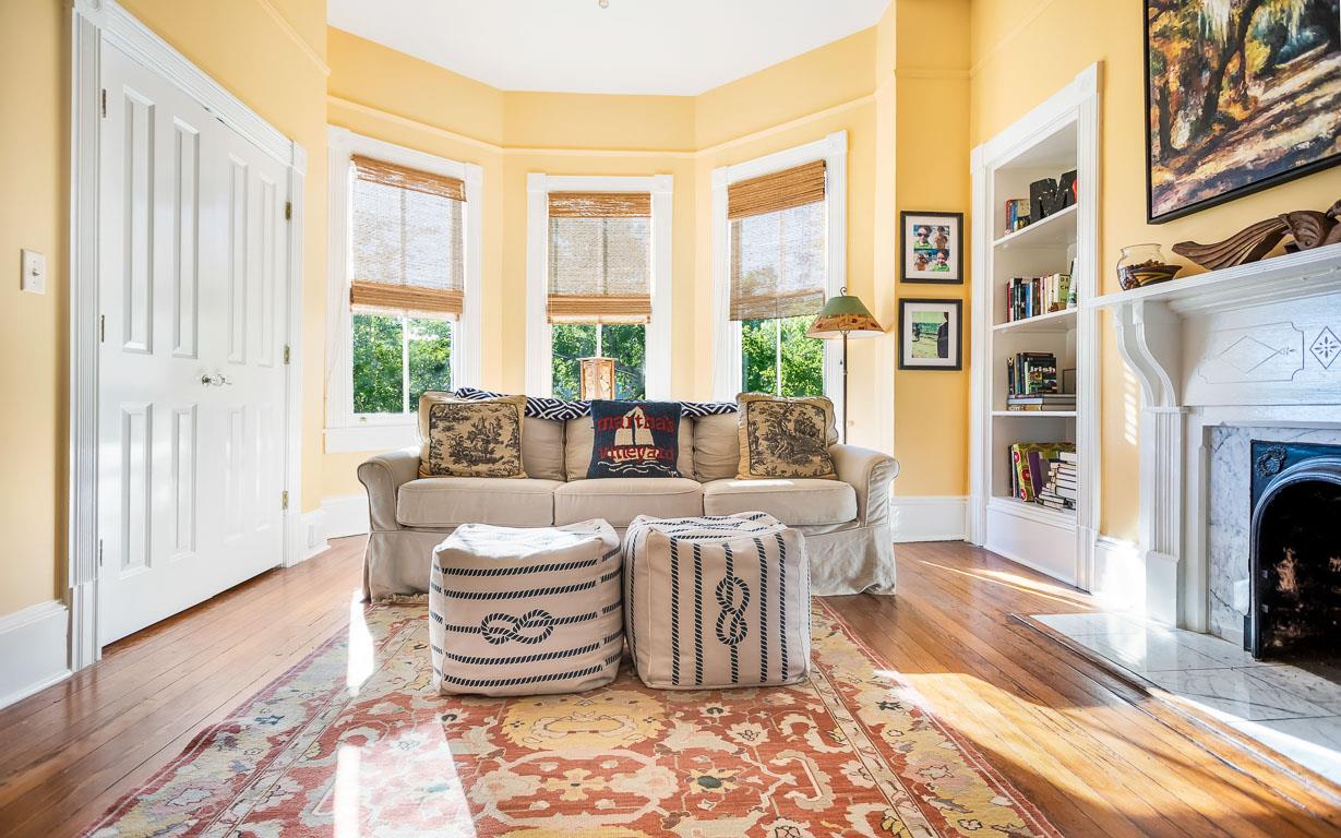 The sofa pulls out to be a queensize sleeper sofa.