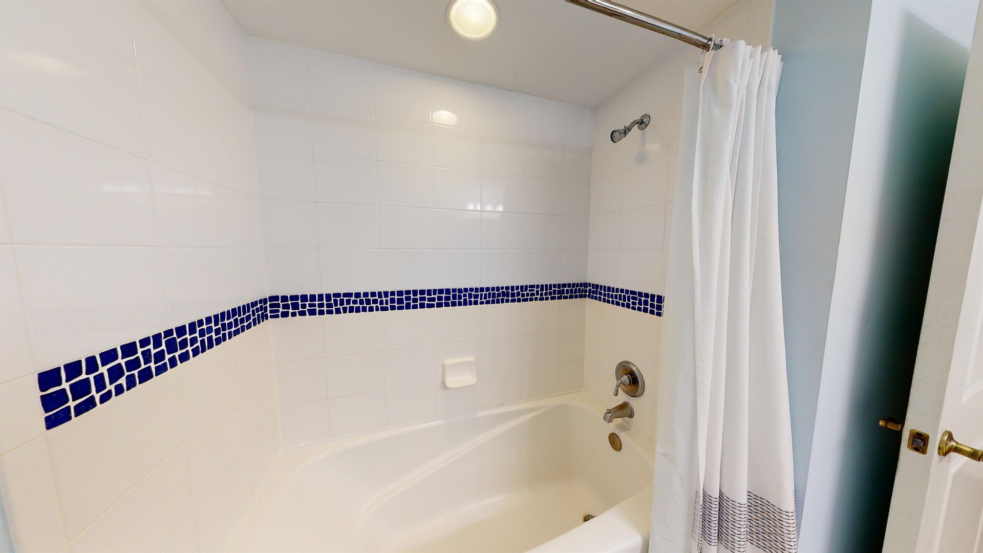 Market Street Inn 432434 Lockout