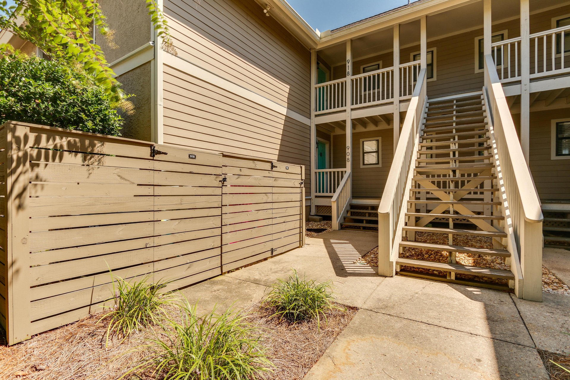 Harbour Point 918 Entrance