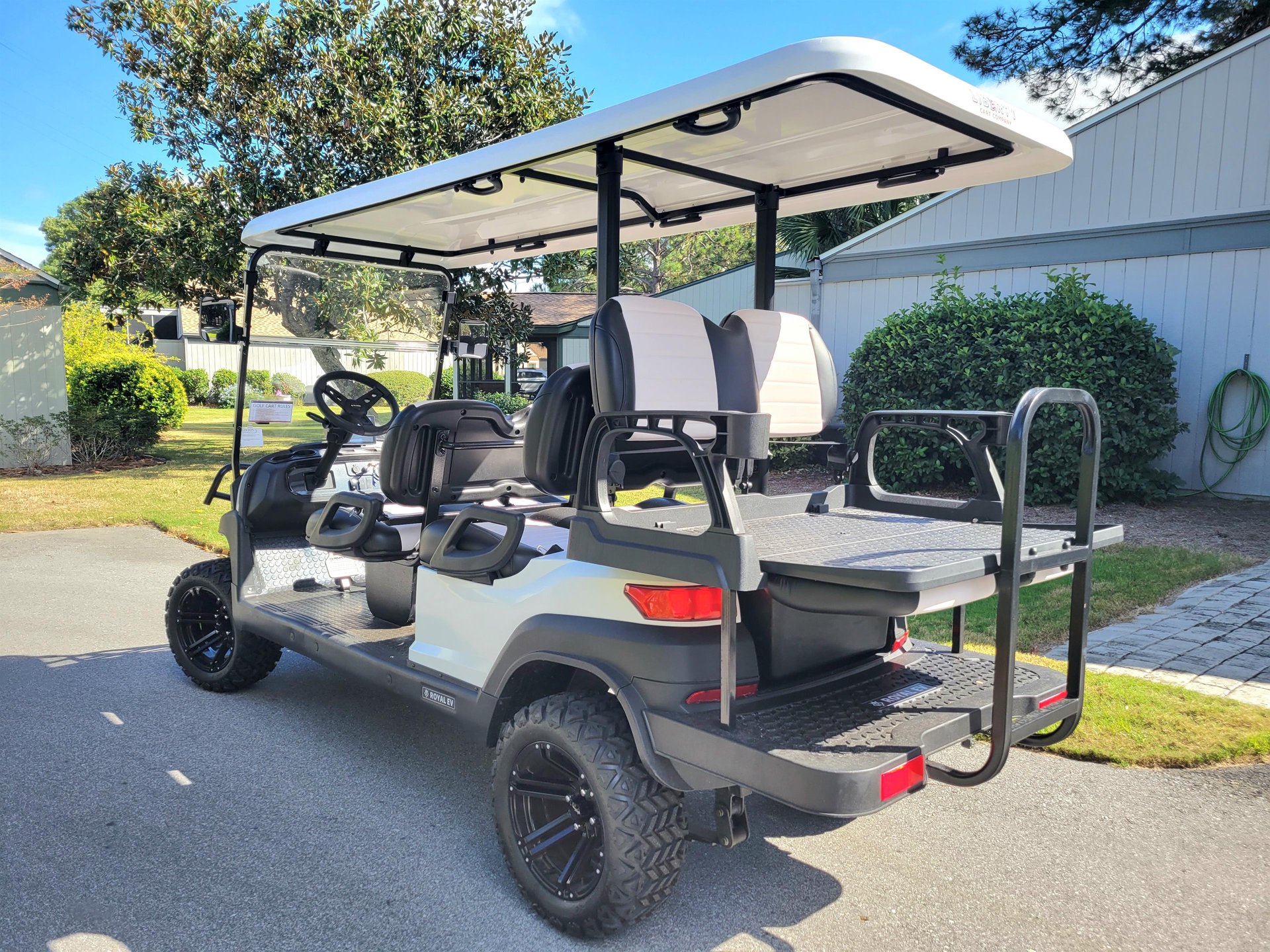 Agusta Village 523 Golf Cart