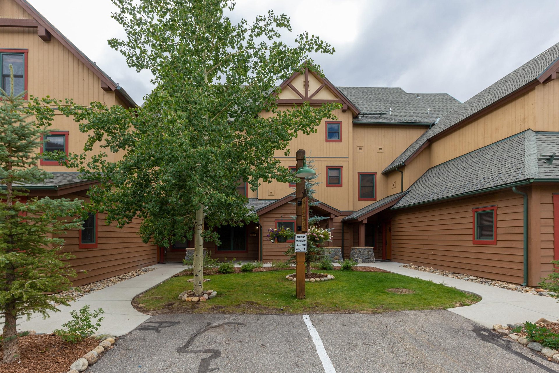 Red Hawk Townhome 2340