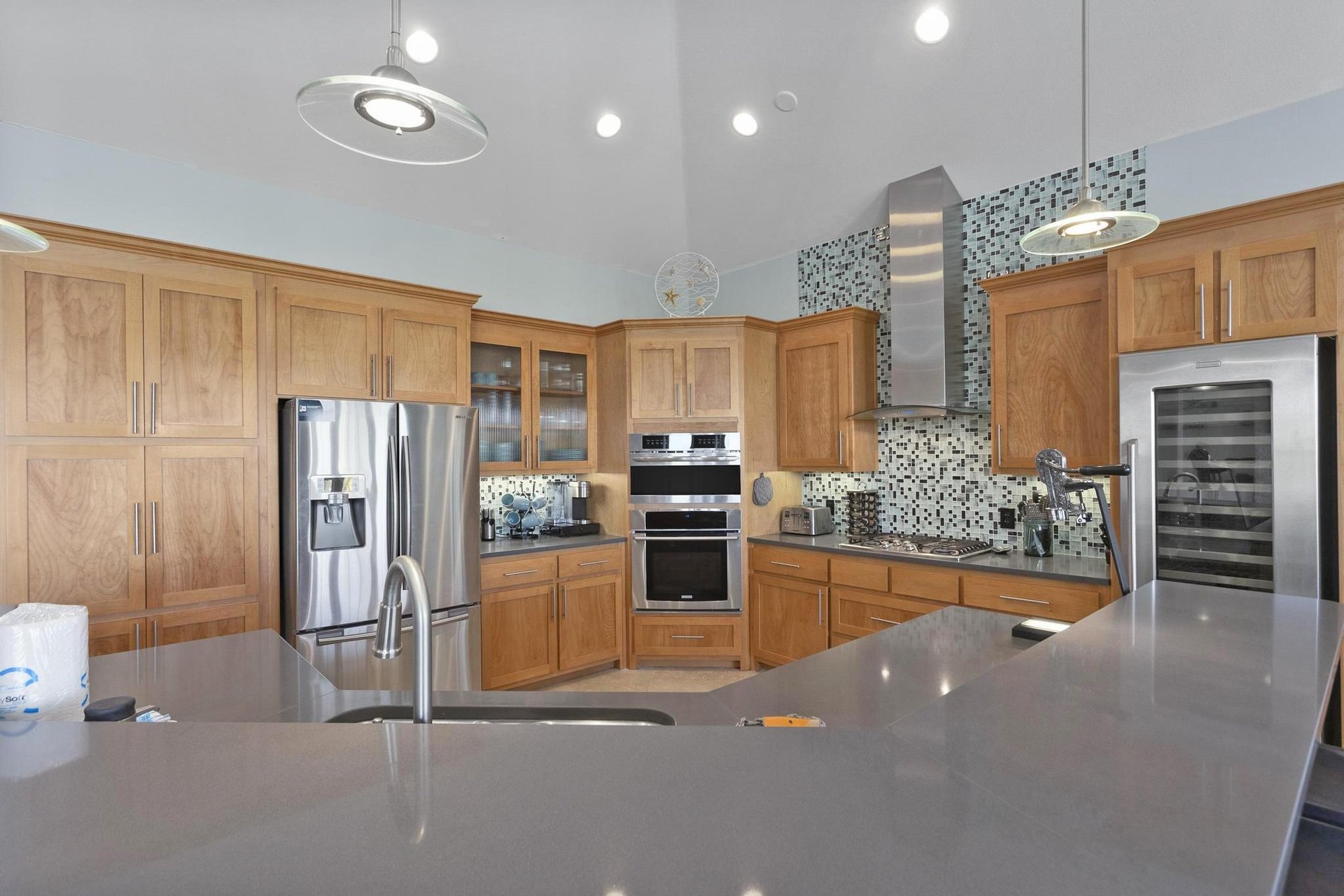 Ariola 1405  The Big Yellow Beach House 8