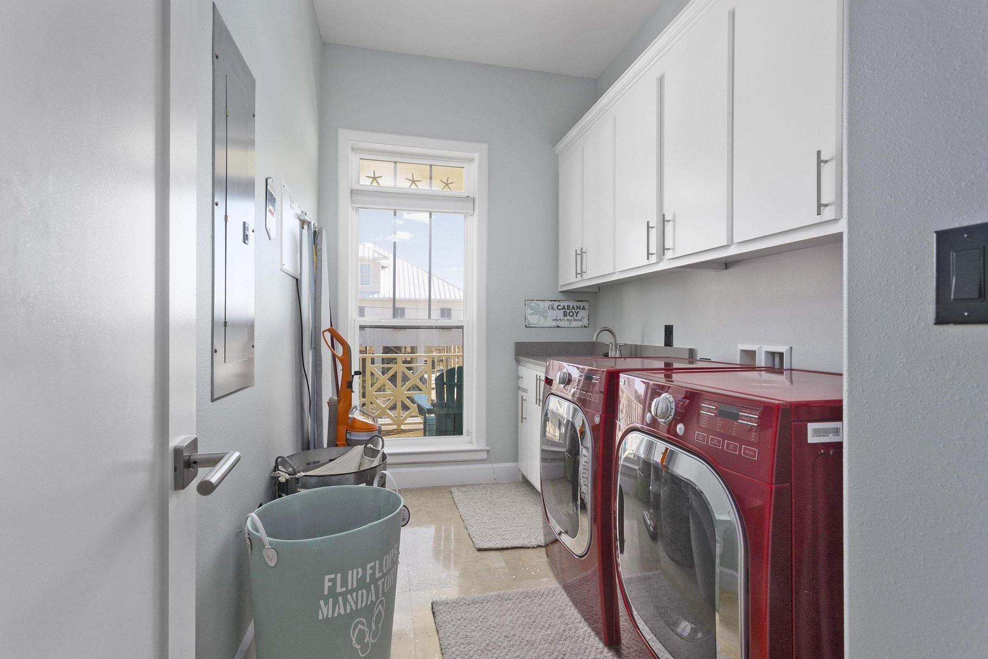 Ariola 1405  The Big Yellow Beach House 11