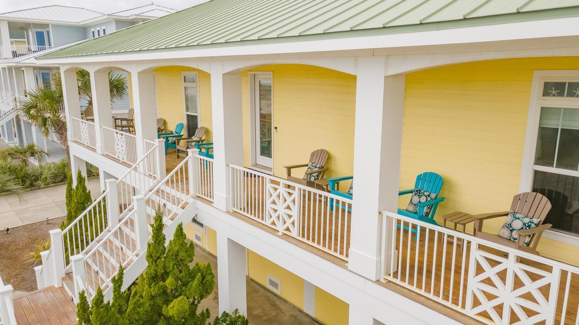 Ariola 1405  The Big Yellow Beach House 33