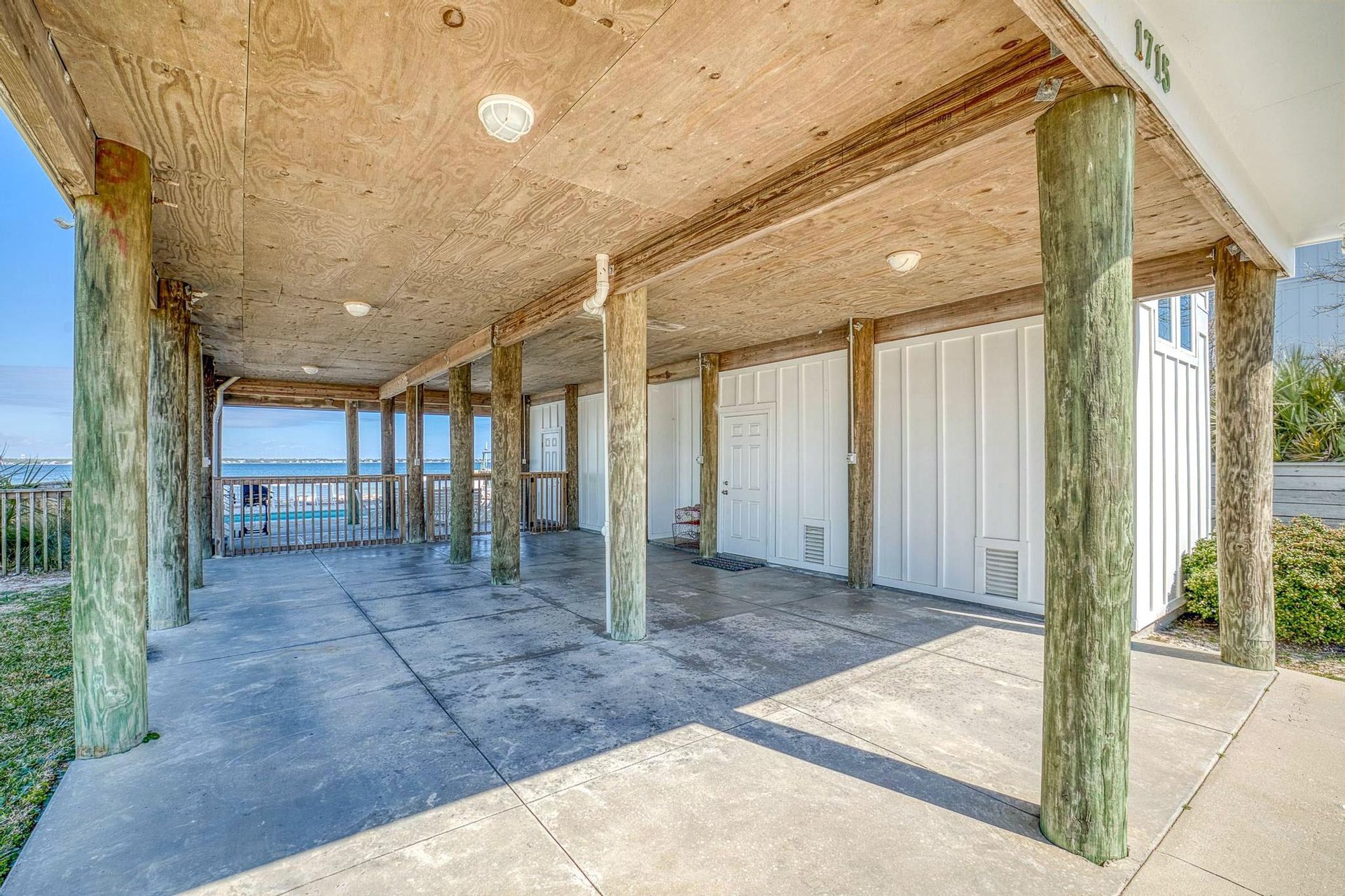 Ensenada Uno 1715 29