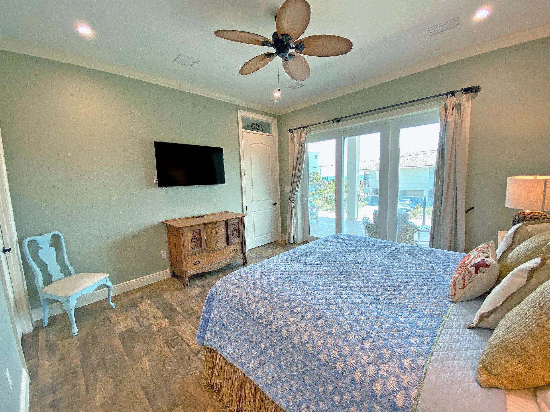 Ariola 1105  Emerald Oasis 30