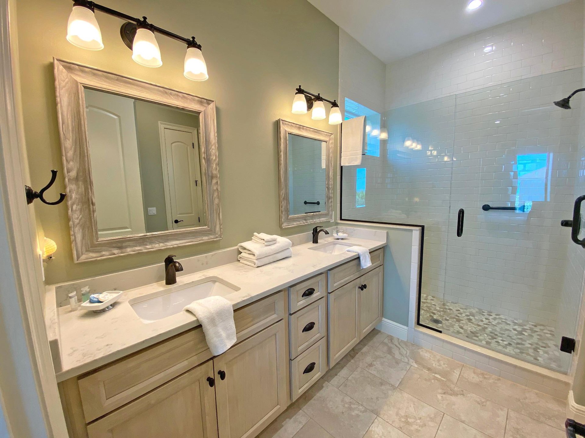 Ariola 1105  Emerald Oasis 31