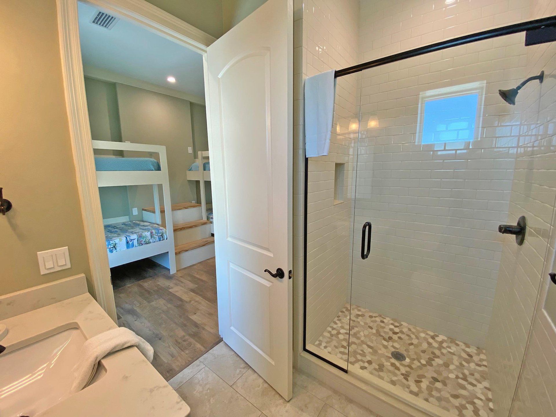 Ariola 1105  Emerald Oasis 55