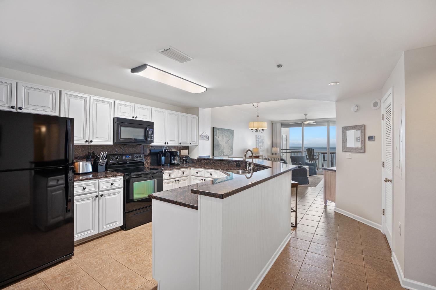 Beach Club Doral 807 8