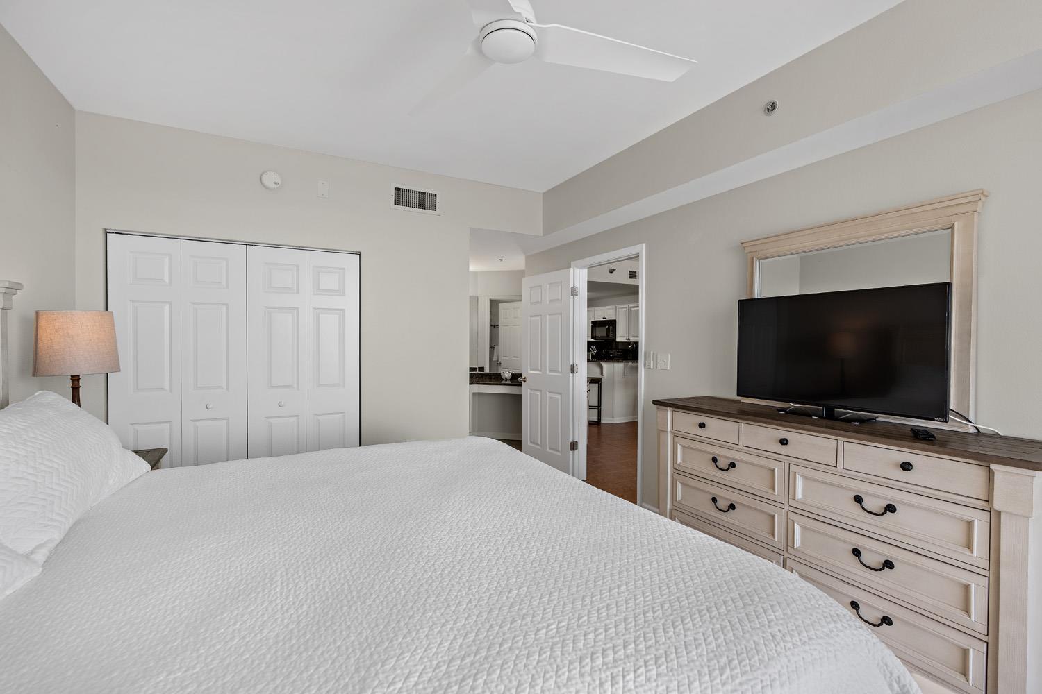 Beach Club Doral 807 13