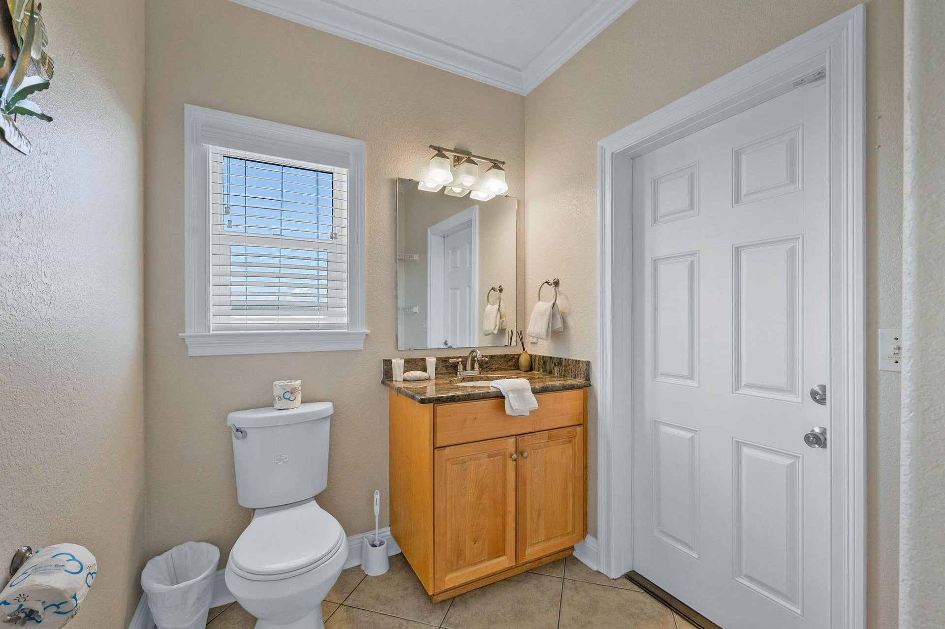 Ariola 1311  The Dolphin House 17