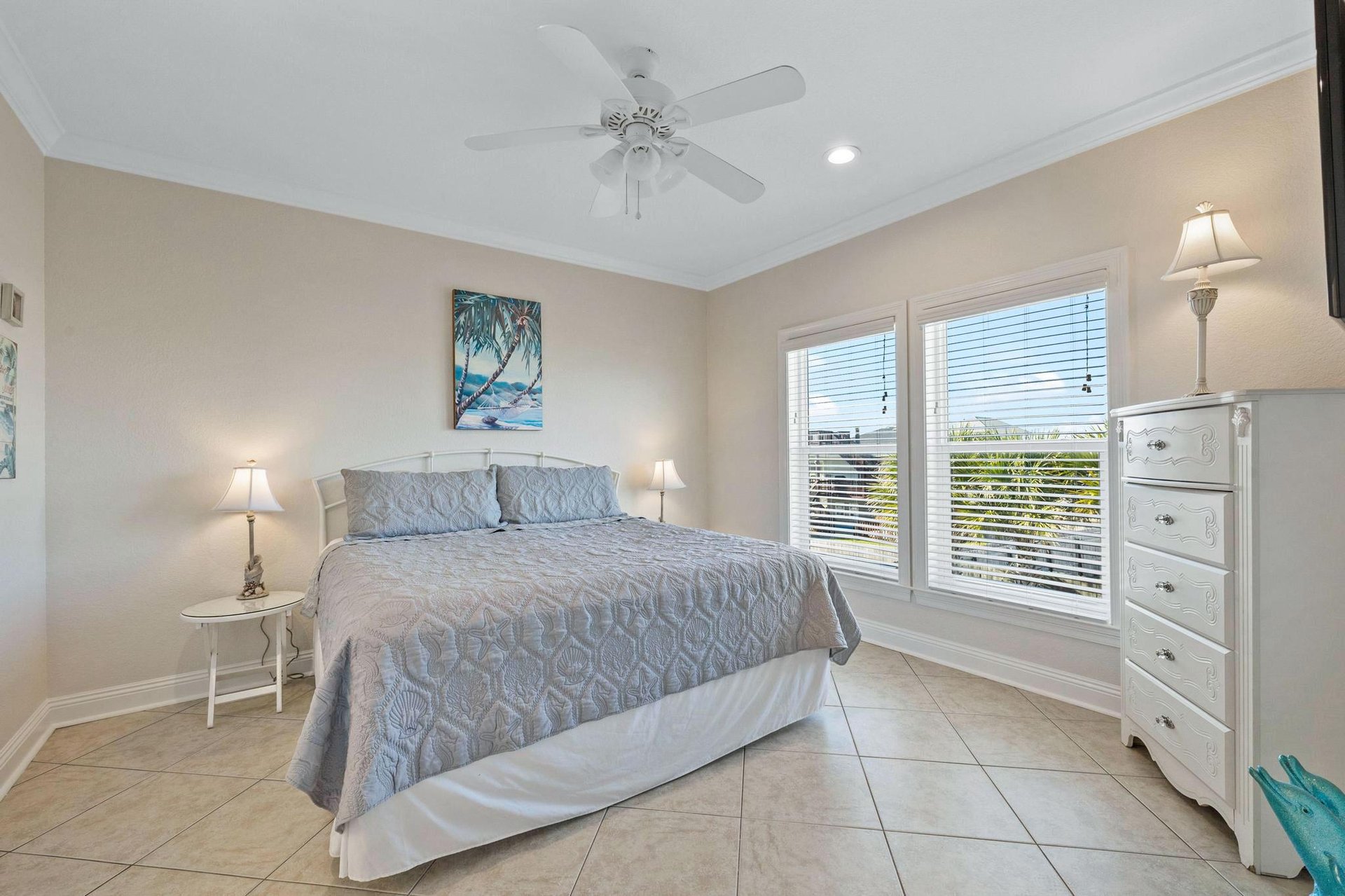 Ariola 1311  The Dolphin House 18