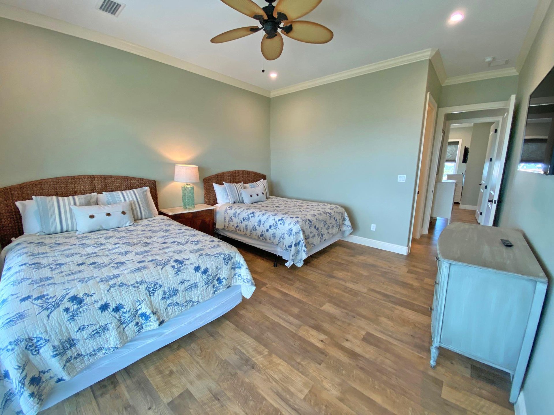 Ariola 1105  Emerald Oasis 74