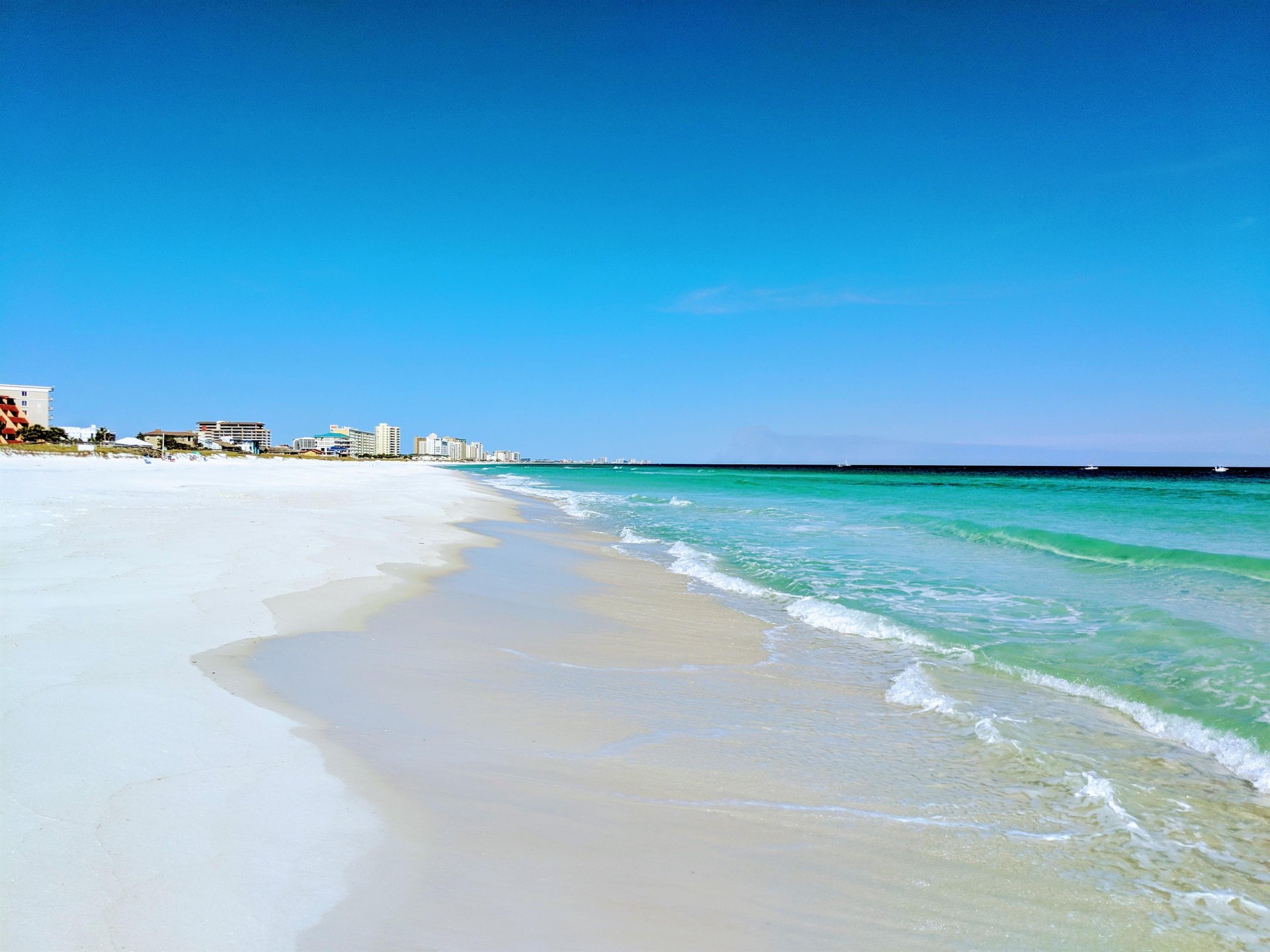 Holiday Surf and Racquet Unit 519 40