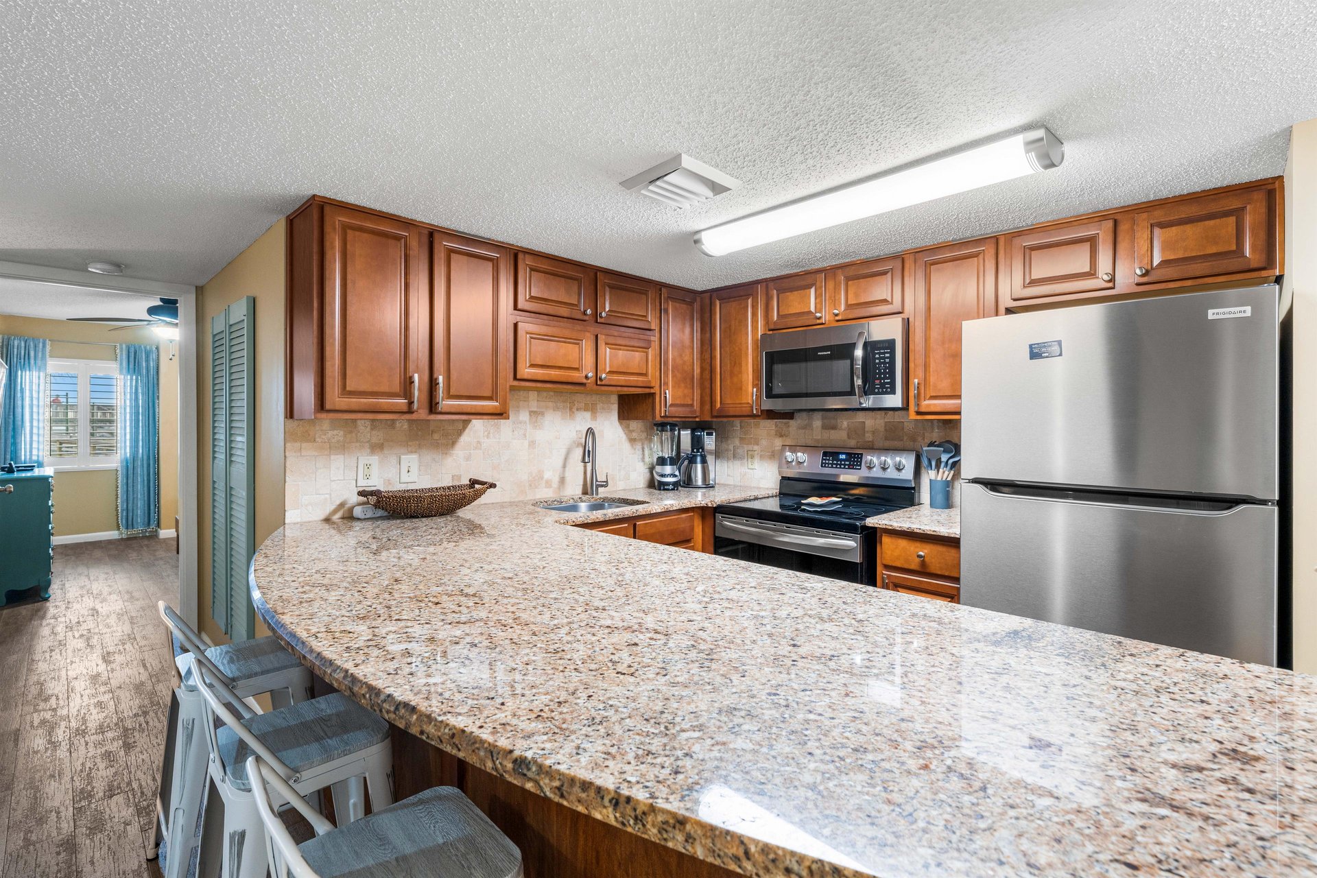 Holiday Surf and Racquet Unit 119 5