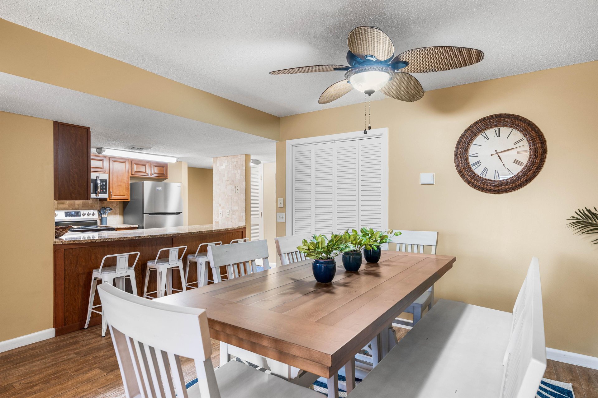 Holiday Surf and Racquet Unit 119 8